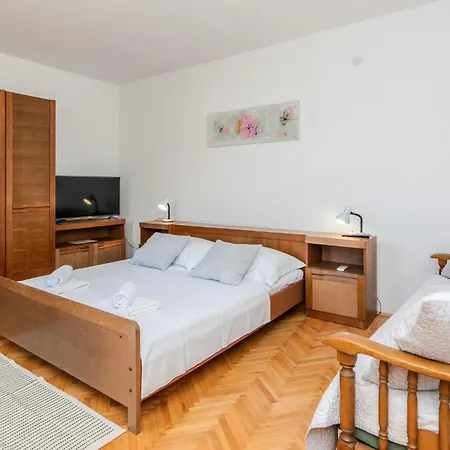 Stunning In With Wifi Apartment