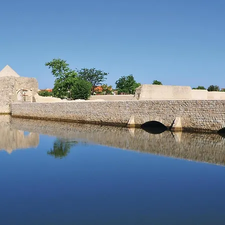 Apartamento Stunning In With Wifi Nin