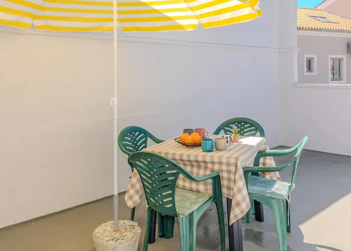 Stunning In With Wifi Apartment Nin